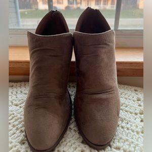 Dunes Nude Booties